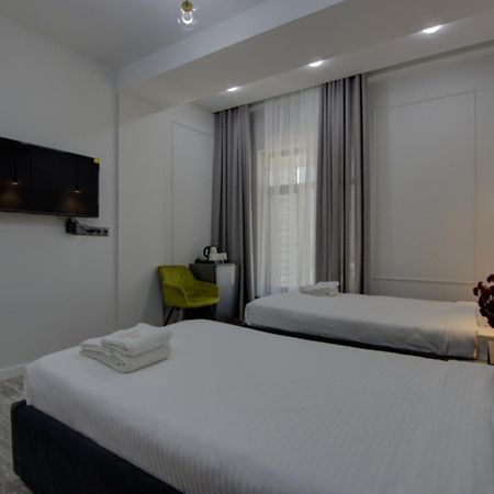 Aisha Hotel بيشكيك المظهر الخارجي الصورة