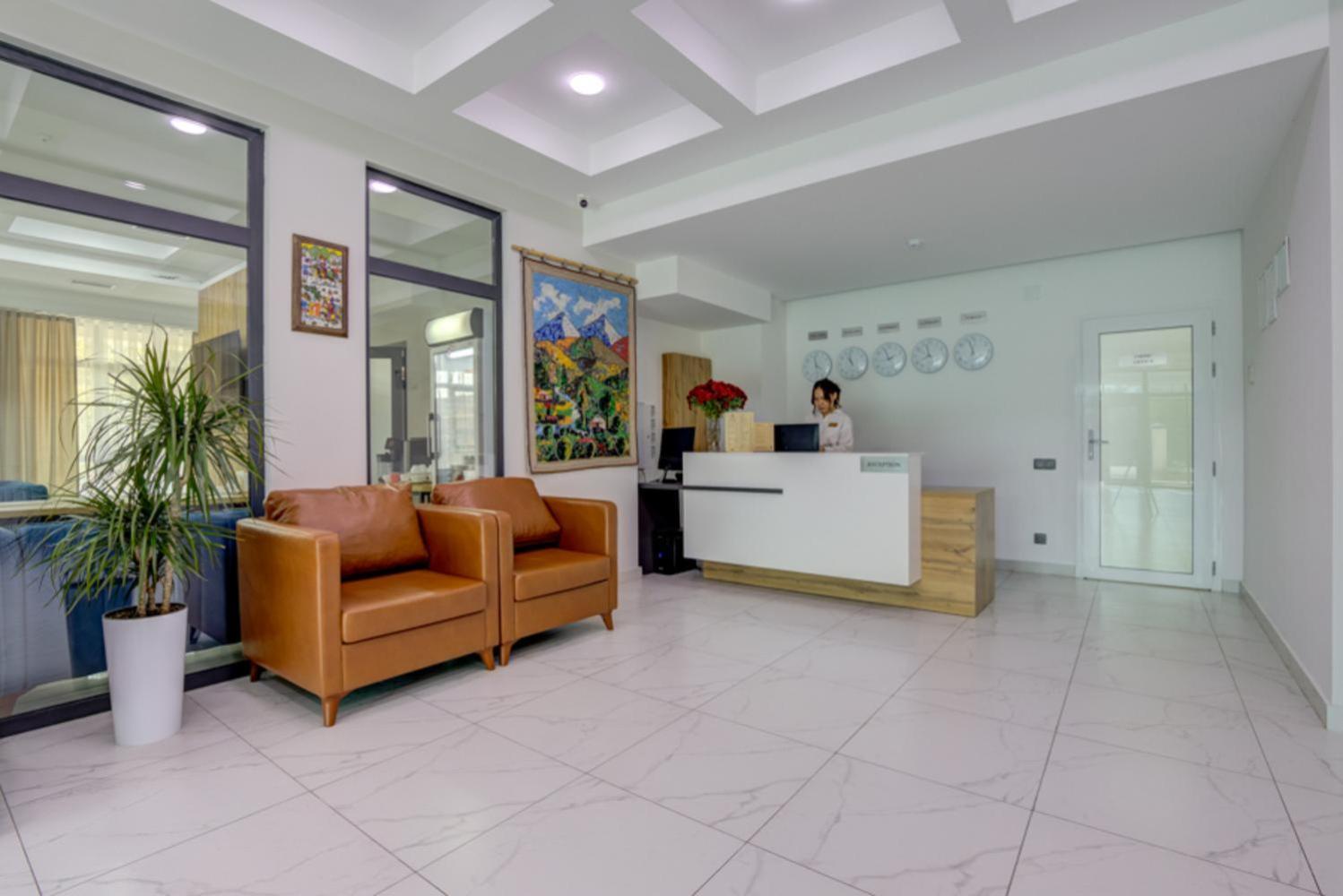 Aisha Hotel بيشكيك المظهر الخارجي الصورة